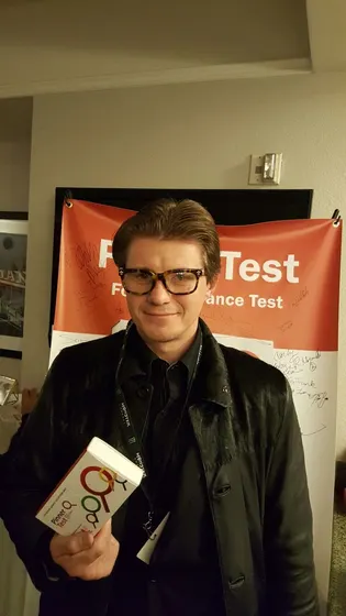James Urbaniak, Pinnertest ile